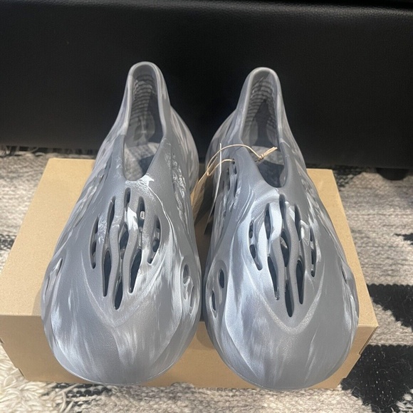 Adidas Yeezy Foam RNR MX Granite - Picture 4 of 7